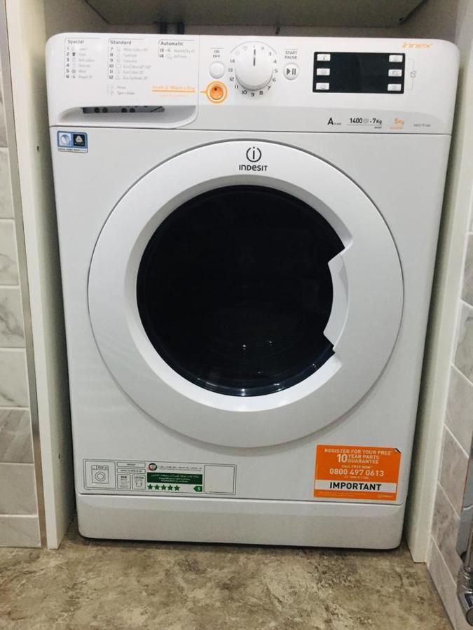 רדינג Morden Central Self Contained Flat By Cozynest מראה חיצוני תמונה