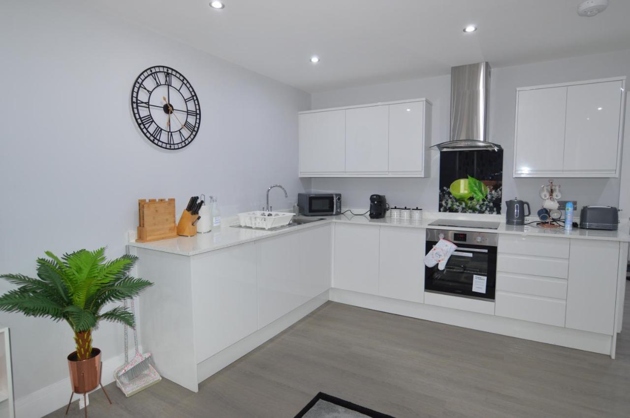 רדינג Morden Central Self Contained Flat By Cozynest מראה חיצוני תמונה